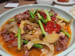小炒小黄牛-海岛八号龙虾烧烤田鸡(蓝天路总店)