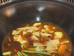 -哈尔滨烧烤·山河村铁锅炖(交大店)