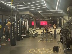 -懒人Club健身(卓越时代广场店)