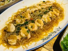 生焗蒜香虾仁-蜜桃餐厅·伴山(绿宝广场店)