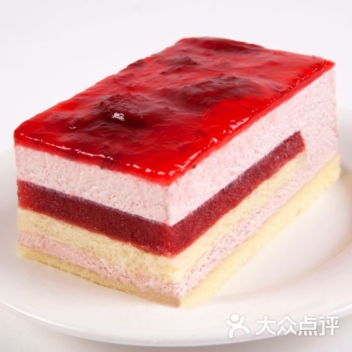 cake诱惑 草莓慕斯切块