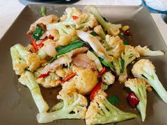 炝炒花菜-本来精品川菜(嘉里中心店)