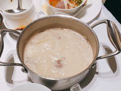 -红鼎豆捞·非遗鲍皇汤火锅(宝丰路店)