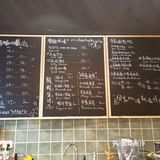面包品种不多,买了海盐味和巧克力燕麦味的,味道都不错