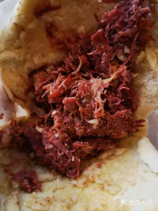 杨天玉腊牛羊肉店腊牛肉夹馍图片