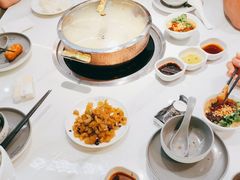 -洪氏嗨捞·广东猪肚鸡·椰子鸡火锅(西咸万象城店)