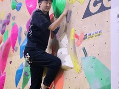 -问山MountQuest攀岩馆