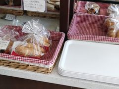-红宝石·鲜奶小方·海派西点房(万航店)