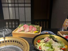 -山川小町·极番烧肉(新地假日广场店)