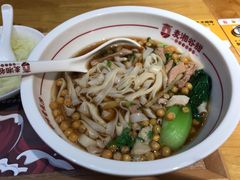 -呷佬·长沙手工米粉(金沙江路店)
