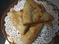 炸芝麻馕-董小西的凉皮和椒麻鸡(三元桥店)
