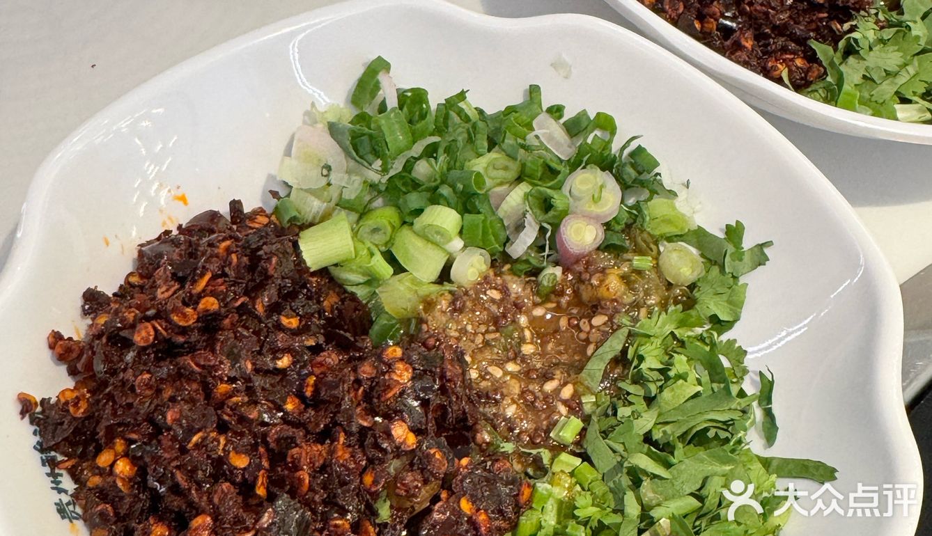 王奋斗贵州酸汤牛肉火锅|在踩雷的边缘来回试探