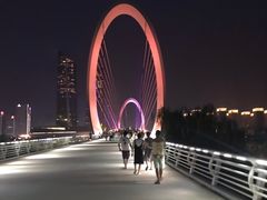 -南京眼步行桥