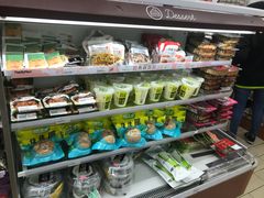 -全家便利店(莲花池东路店)