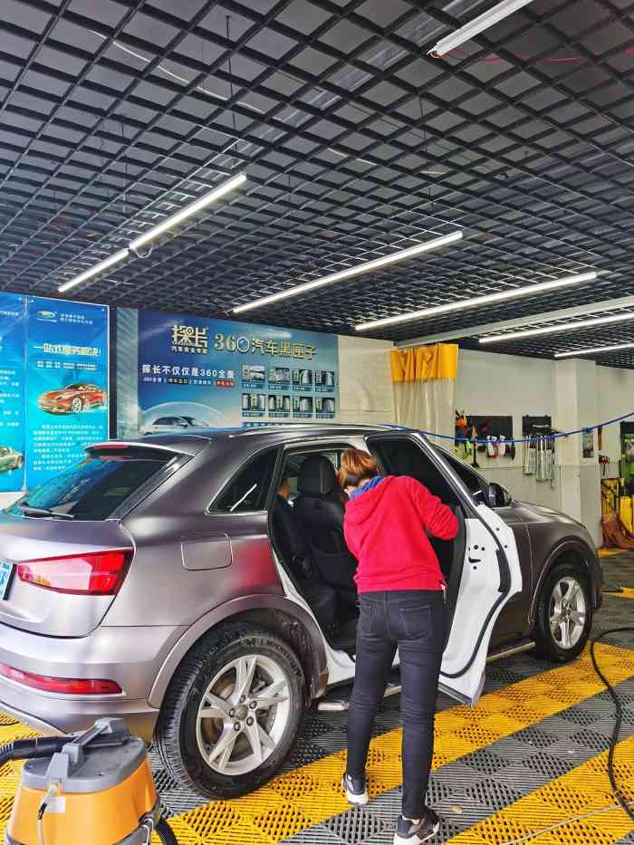 福莱士蒸汽洗车美容中心-"第一次到这家店 感觉里面老板服务态度很好.