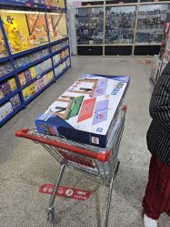 -逝水玩具折扣店