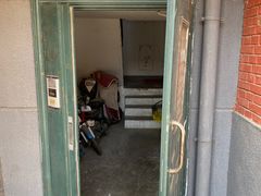 这个单元门-马姐爆肚儿门丁肉饼