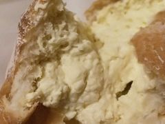 爆浆榴莲芝士面包-啊噗吐呦现场烘焙(麦凯乐店)