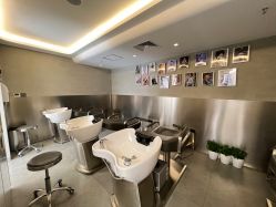 -变画·发型STUDIO