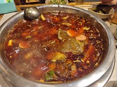 红汤锅-肖肖酸萝卜鱼火锅(总店)