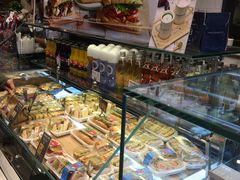 面包甜点陈列柜-巴黎贝甜(常德路店)