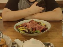 烤牛肉鲜蔬沙拉-Retro Deli 茶泡饭