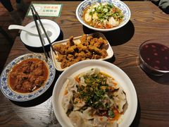 -爆炸头阿姨小四川正宗川味小吃(无任何分店)
