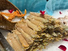 -雍容荟活帝王蟹活龙虾自助(苏宁旗舰店)