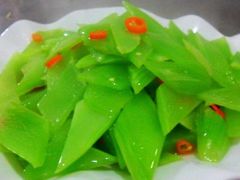 干锅臭鲑鱼-力力渔港涉外店