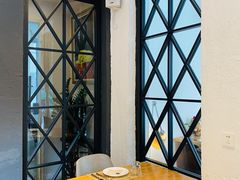 -Mark&Mars Restaurant