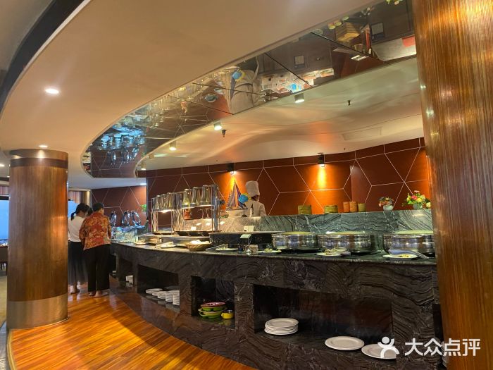 汇泉王朝大饭店-旋转餐厅(南海路店)自助取餐区图片