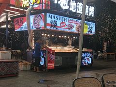 -刘姐啤酒鱼民族演艺餐厅(西街总店)