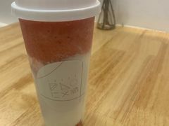 草莓厚酸酪-仁义涵西餐·咖啡(中华巴洛克店)