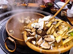 -阿山卓·野生菌火锅·纳西火塘烤肉