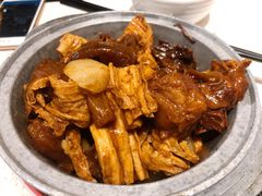 支竹萝卜牛腩煲-香港新发烧腊茶餐厅(书城店)