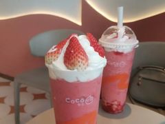 雪顶草莓甜心-CoCo都可(湖滨银泰店B区店)