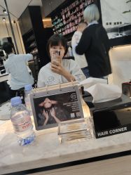 -HAIR CORNER