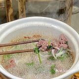 杭州这家店吃饭居然不用桌子，绝了！