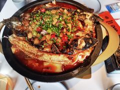 -鸣记脆皮烤鱼·海鲜烤鱼(三八广场店)