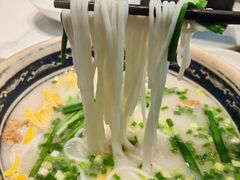 -新世界·过桥米线宴