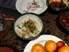 -沪小二炭火蛙锅(淮海中路美食不夜城店)