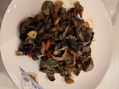 -乡村馕坑肉·烧烤·新疆菜·本地人更爱吃(阿勒泰首店)