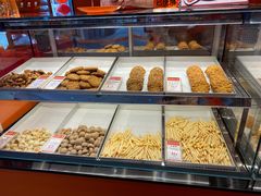 面包甜点陈列柜-嘉华鲜花饼·现烤(昆明老街店)