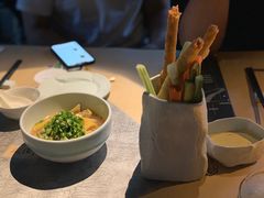 笔筒色拉-穹六人间 people 6(岳阳路店)