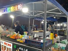 -吴山路夜市