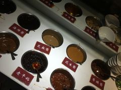 自助调料区-忆川阁·记忆重庆火锅·龙虾·烧烤