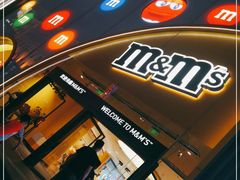 -m豆巧克力世界(上海世茂广场店)