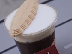 钻入云里-HUGS coffee(东区店)