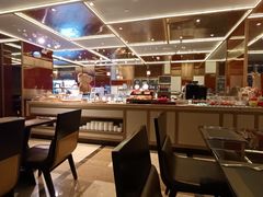 -大中华希尔顿酒店-念自助餐·嗨啤·小龙虾