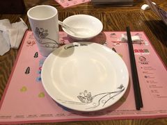 餐具摆设-彩蝶谷美食廊·粤式经典南番顺·铁板烧烤泰风味(广州长隆酒店)